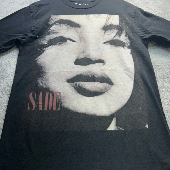 Sade Smooth Operator Graphic Shirt Mens Medium Black Band Tee Portrait Short Slv - Picture 7 of 7